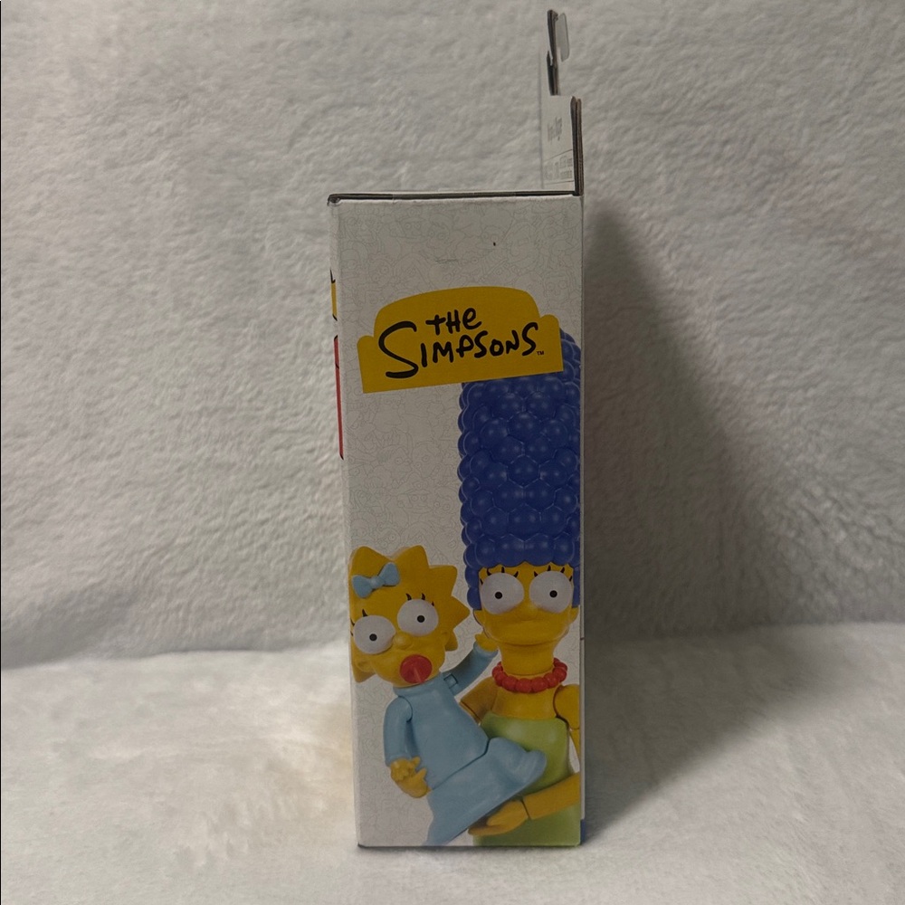 The Simpsons Marge & Maggie Action Figure Set - Blue, Yellow & Green - Picture 3 of 6